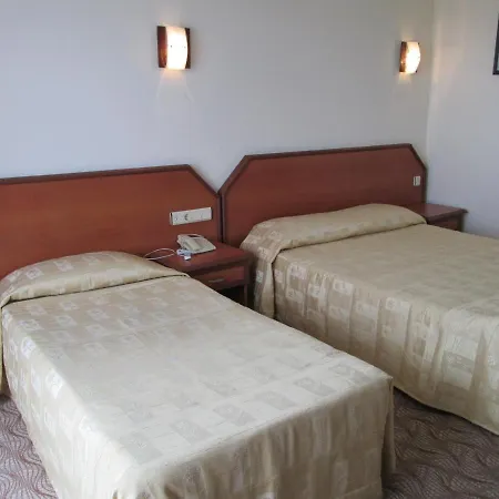 Sunshine Hotel *