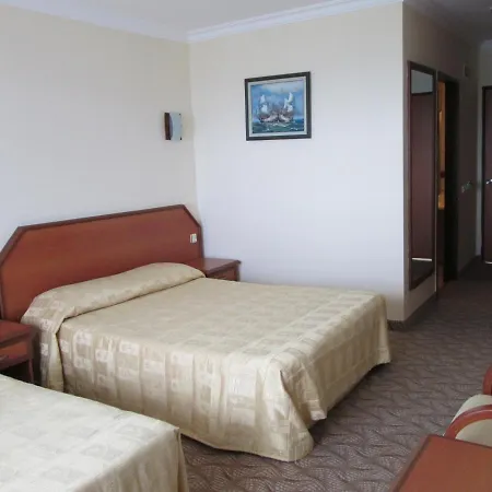 Sunshine Hotel *